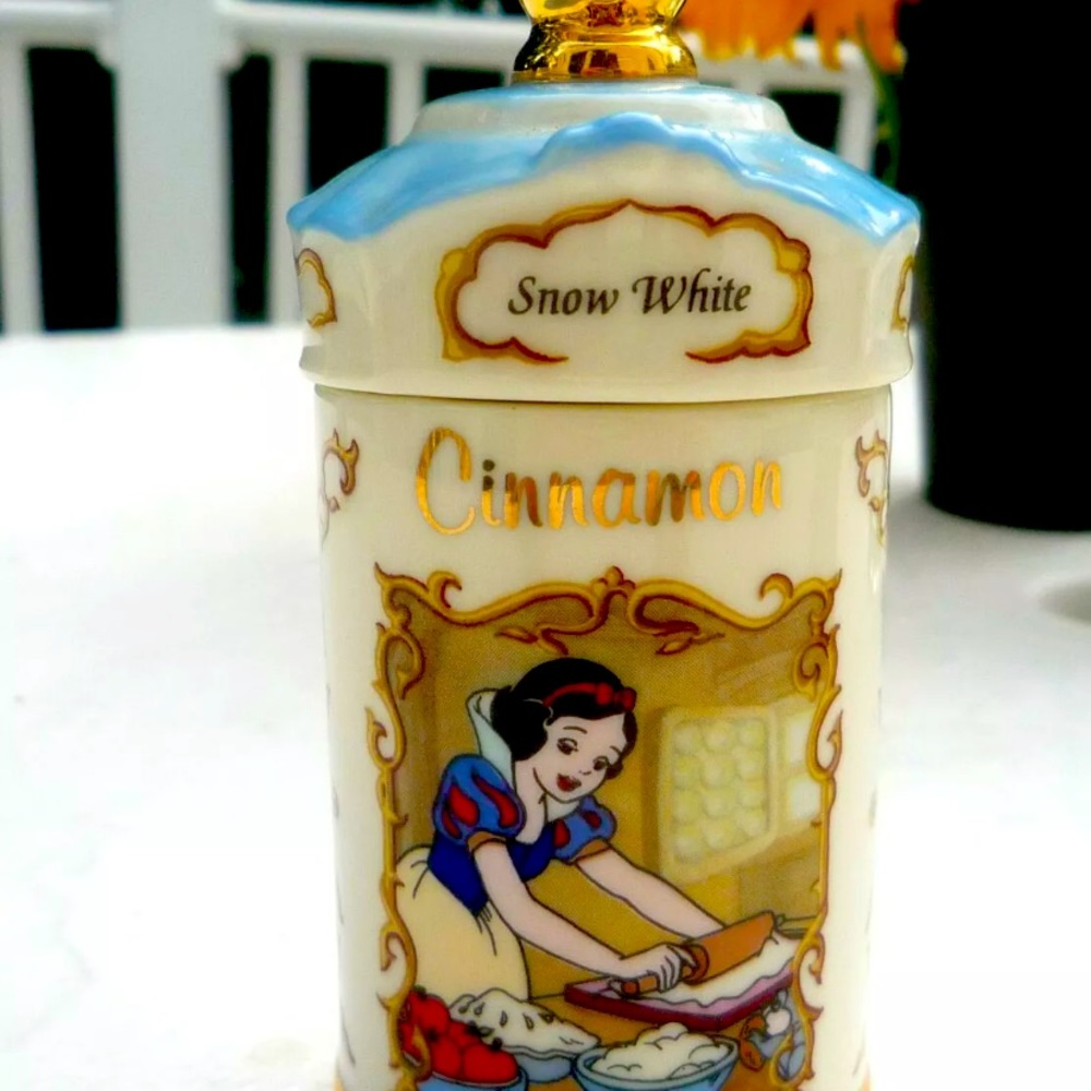 Lenox Disney Snow White spice jar
